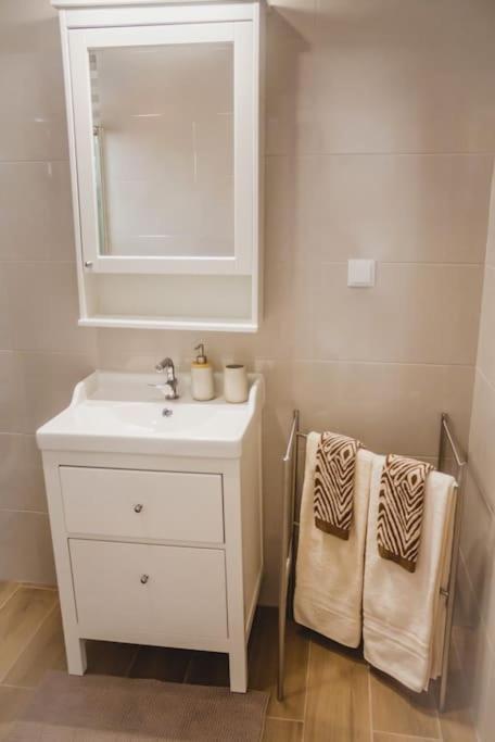 Lovely & Bright Renovated Apt. W/ Balcony In Lagos Exteriér fotografie